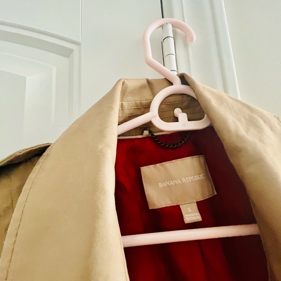 Banana Republic flared hem trench. As seen on Norma Bates on ’Bates Motel.’ - Picture 3 of 9